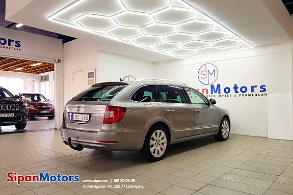 Skoda Superb 3 of 5