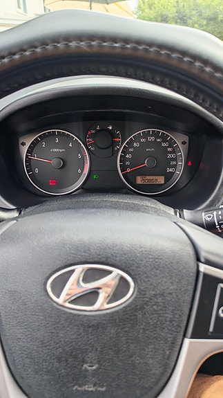 Hyundai i20 2 of 5