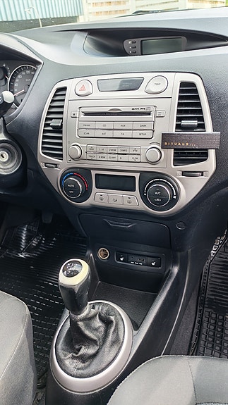 Hyundai i20 3 of 5