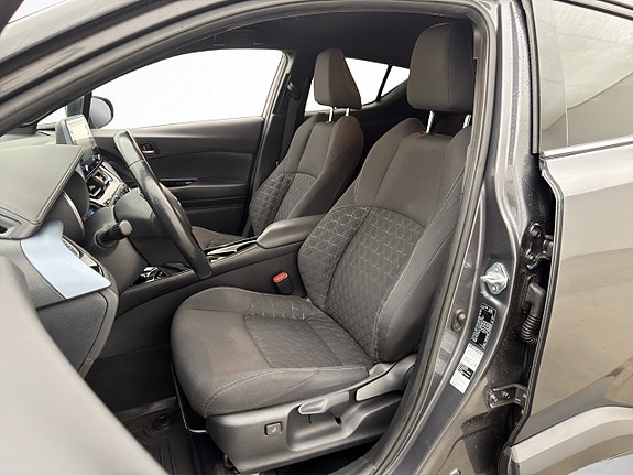 Toyota C-HR 22 of 30