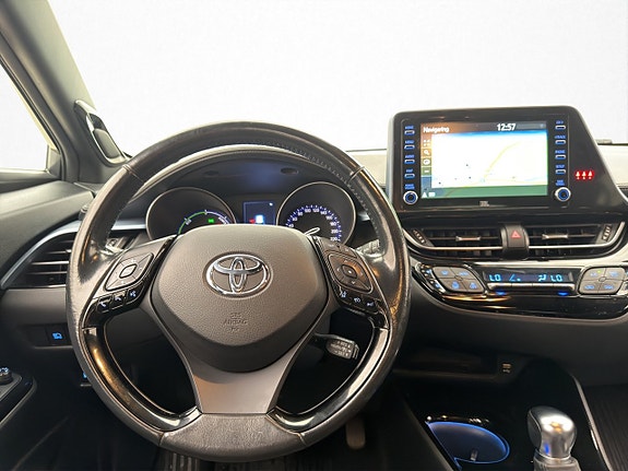 Toyota C-HR 20 of 30