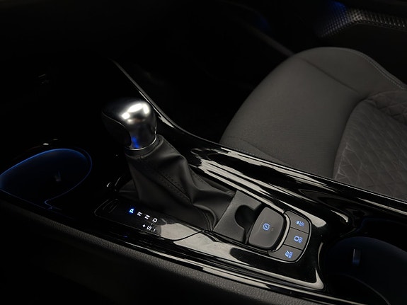 Toyota C-HR 29 of 30