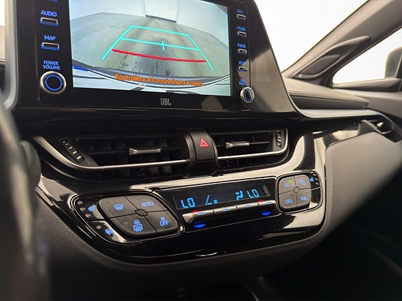 Toyota C-HR 28 of 30