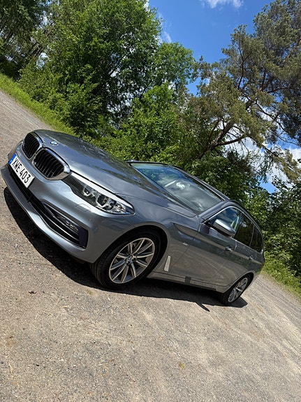 BMW 520d 2 of 5