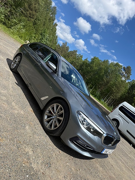 BMW 520d 3 of 5