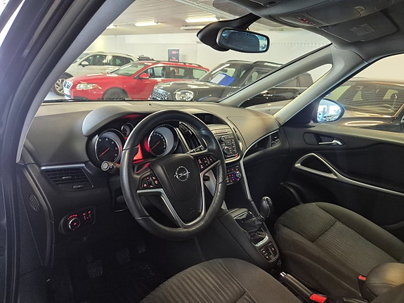 Opel Zafira Tourer 8 of 15