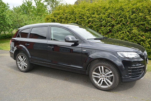 Audi Q7 3 of 5
