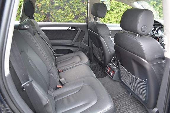 Audi Q7 4 of 5