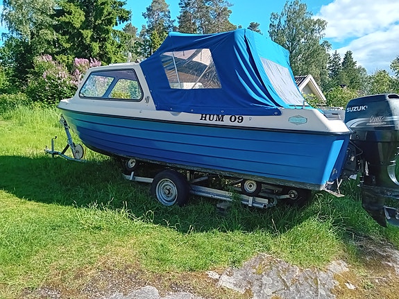 Ryds Camping 76, med utombordare och 30-kärra. 2 of 3