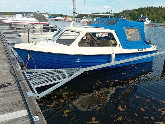 Ryds Camping 76, med utombordare och 30-kärra. 3 of 3