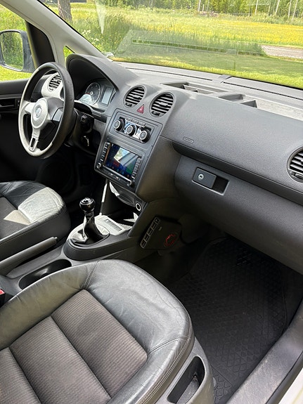 Volkswagen Caddy 2 of 5