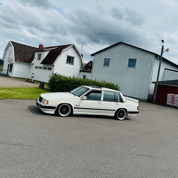 Volvo 740 3 of 5
