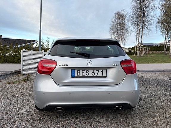 Mercedes-Benz A180 3 of 5