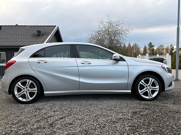 Mercedes-Benz A180 4 of 5