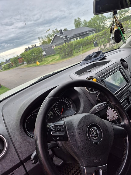 Volkswagen Amarok 6 of 6