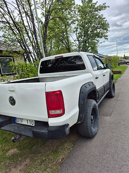 Volkswagen Amarok 2 of 5