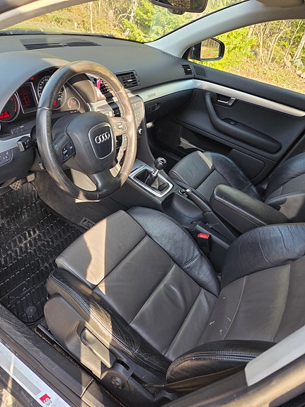 Audi A4 4 of 5
