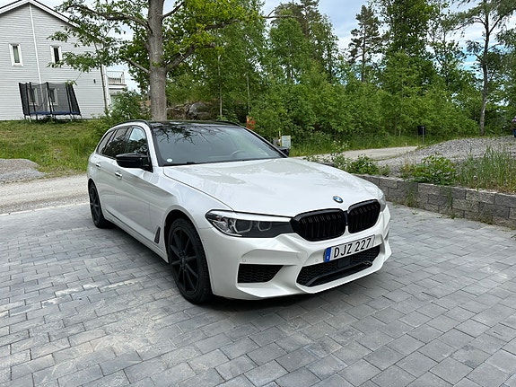 BMW 520d 2 of 5