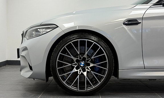 BMW M2 4 of 5