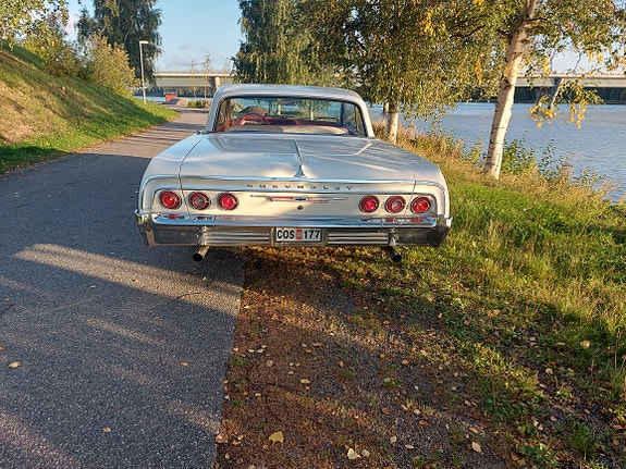 Chevrolet Impala 2 of 4