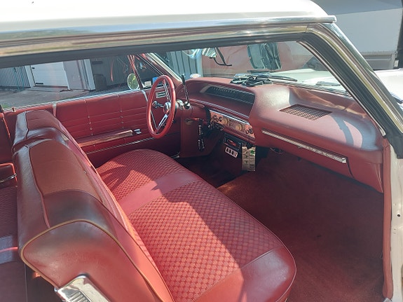 Chevrolet Impala 3 of 4