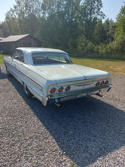 Chevrolet Impala 4 of 4