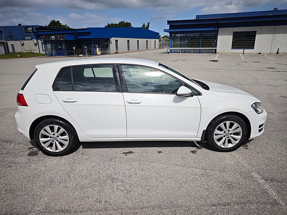 Volkswagen Golf VII 2 of 20