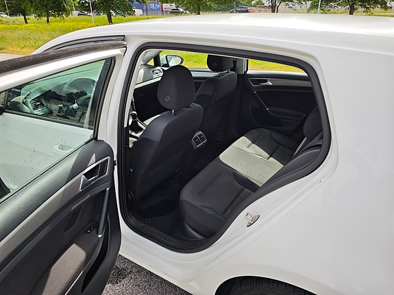 Volkswagen Golf VII 5 of 20