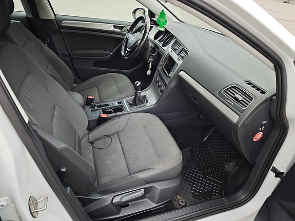 Volkswagen Golf VII 6 of 20