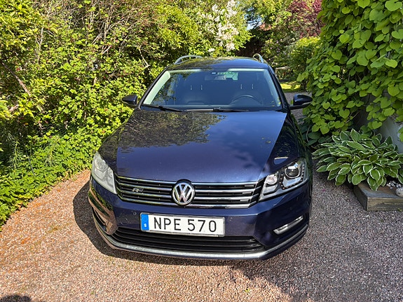 Volkswagen Passat 2 of 5