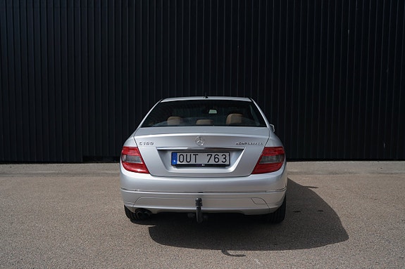 Mercedes-Benz C180 4 of 5