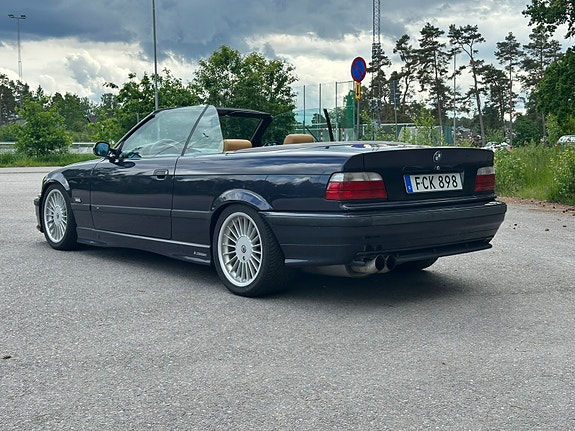 BMW 328i 3 of 5