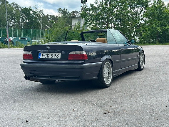 BMW 328i 4 of 5
