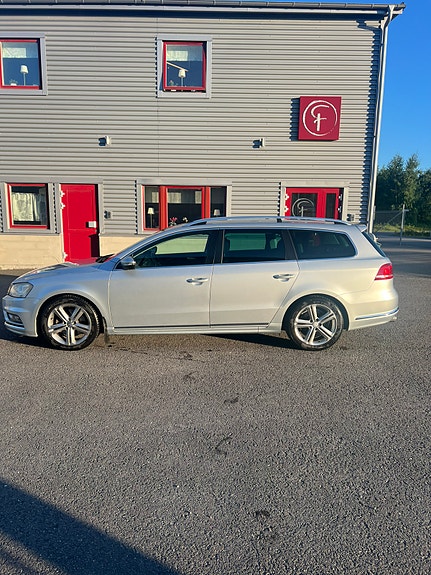 Volkswagen Passat 2 of 5