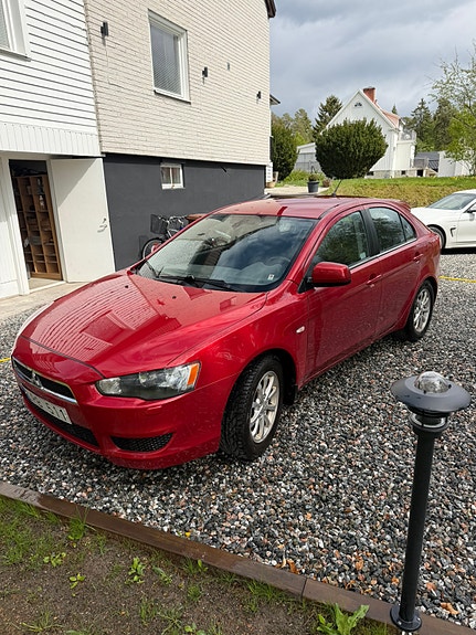 Mitsubishi Lancer 2 of 4