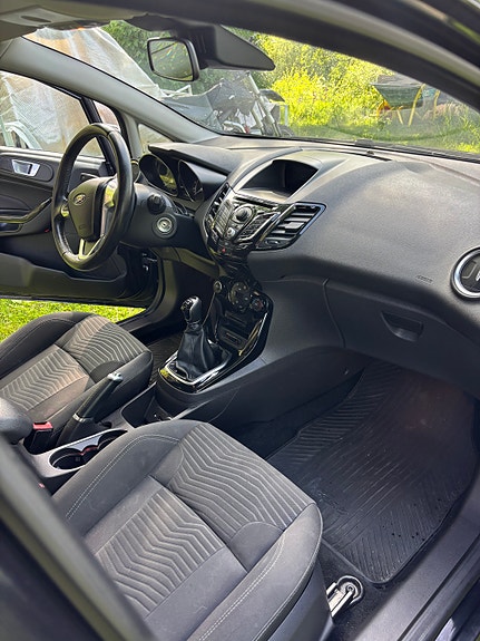 Ford Fiesta 7 of 10