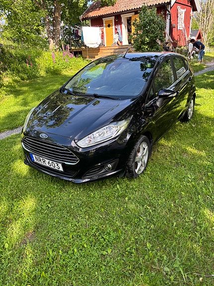 Ford Fiesta 2 of 10