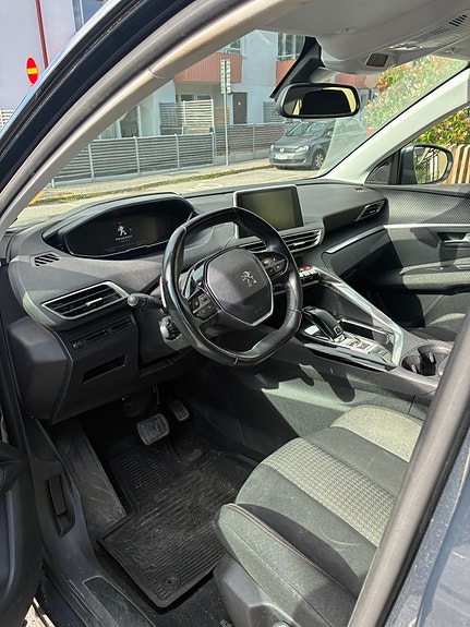 Peugeot 3008 4 of 5