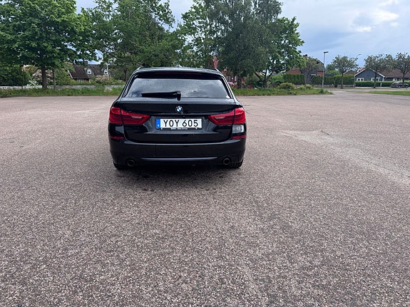 BMW 520d 4 of 5
