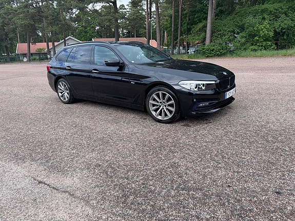 BMW 520d 2 of 5