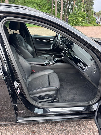 BMW 520d 3 of 5