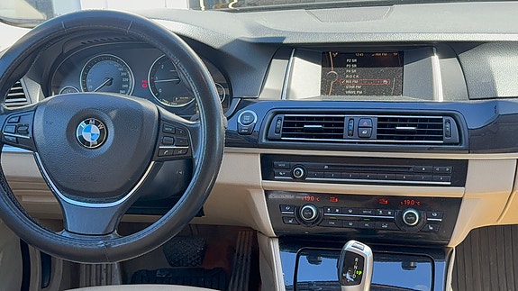 BMW 520d 4 of 5