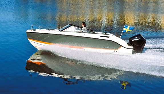 Uttern D65 med Mercury 225 V6 3 of 16