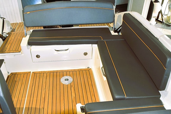 Uttern D65 med Mercury 225 V6 10 of 16
