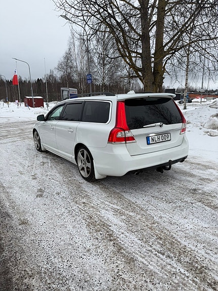 Volvo V70 4 of 5