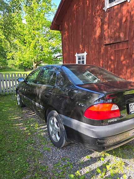 Toyota Avensis 3 of 5