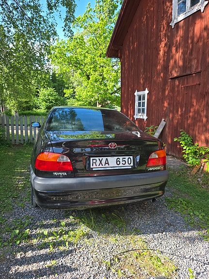 Toyota Avensis 4 of 5