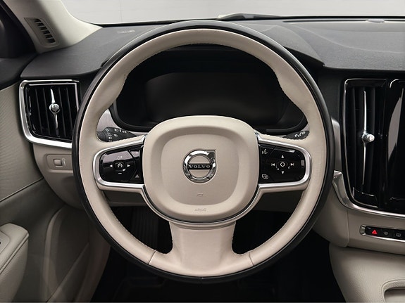 Volvo V90 22 of 30