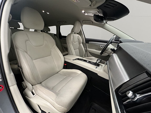 Volvo V90 14 of 30