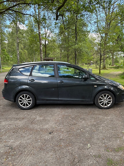 Seat Altea XL 3 of 5